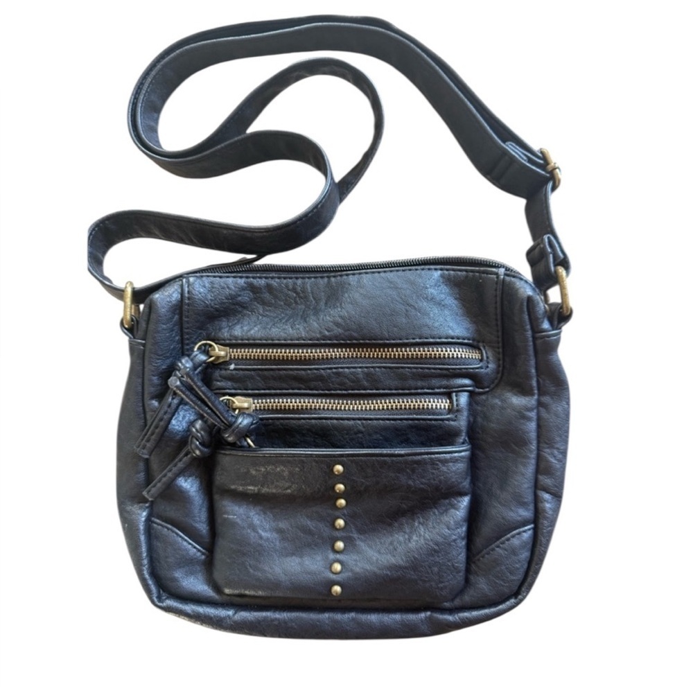 BUENO ladies, black leather handbag, excellent condition adjustable strap